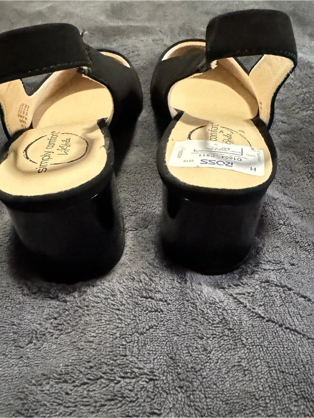 Life Stride Black Slingback Block Heel Pumps - Picture 4 of 7